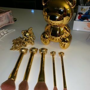 Authentic moschino makeup brushes